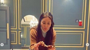 고소영, 극장 노마스크 지적에 “아주 잠시 사진 찍을 때만” 해명