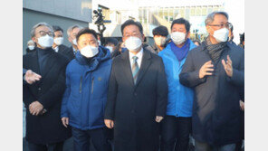 이재명, 코로나 ‘음성’ 판정…소상공인 간담회로 일정 재개