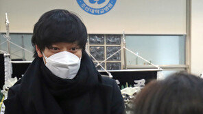 강동원, 배은심 여사 광주 빈소 찾아 조문…‘1987’ 이한열 역으로 인연