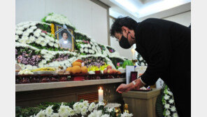 영화 ‘1987’ 강동원 이어 장준환 감독도 배은심 여사 조문