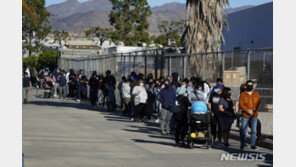 美코로나19 입원환자 역대 최다…佛도 큰 폭 증가