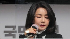 ‘7시간 통화녹음’ 김건희 리스크 재부상…尹 여파는