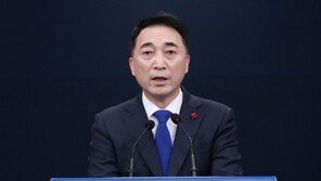 김건희 “남편 키운 건 문재인”…靑 “오미크론 극복 외에 관심없다”