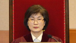 ‘朴 탄핵 선고’ 이정미, 종부세 위헌 소송 참여… “정치적 의미 없다”
