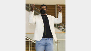 ‘쿠바 악동’ 한국 왔다… 키움 푸이그, 팬에 인사