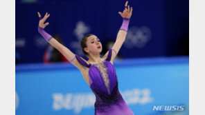 피겨 카밀라 발리예바, 올림픽 데뷔전서 ‘무결점 연기’ 펼치며 1위