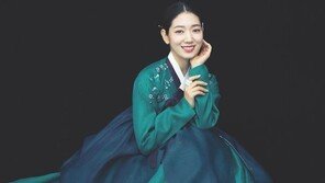 ‘신혼’ 박신혜, 한복 입은 사진 공개 “입으니 좋아”