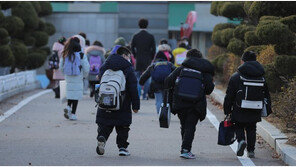 유·초등에 이어 중·고생·교직원까지 등교 전 신속항원검사 추진