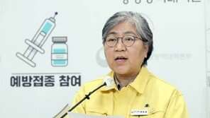 정은경 “출입명부용 QR체크 중단 검토…방역패스는 별도”