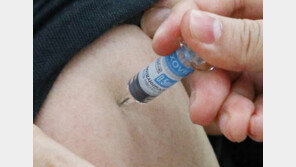 코로나19 중환자 62%·사망자 66.5%가 백신 미접종자