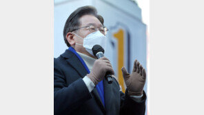 李, 광화문 찾아 “촛불로 쫓겨난 세력 단 5년 만에 복귀하고 있어”