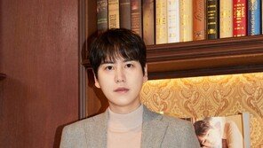 슈퍼주니어 규현, 확진…“3차 접종·스케줄 중단”