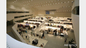 파리 진출하는 ‘2022 서울패션위크’…홍보대사에 이정재