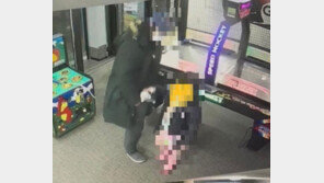 어린 딸 보는 앞에서 태블릿PC 훔친 남성…“부끄럽지도 않나”