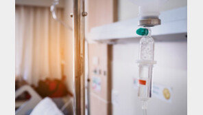 환자 링거에 세정제 투여 후 “혈관 뚫는 약”…‘엽기행각’ 벌인 30대