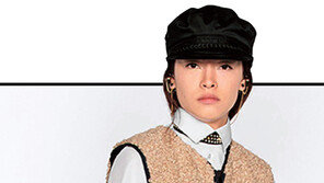 볼링을 치지 않아도 볼링 백은 든다! 디올, 샤넬, 버버리도 출시한 대세 아이템