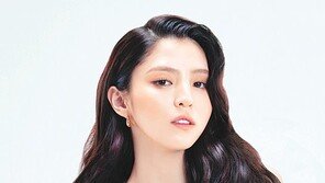 122년 기술력 담은 고농축 오일로 푸석한 모발 관리