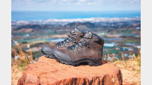 등산 초보부터 고수까지 만족… 고기능성 천연가죽 등산화