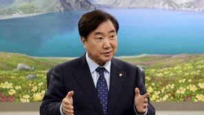 미·러 양비론 편 민주평통…“美도 나토 확대 말아야”