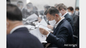 靑 “러시아 제재 동참 여부, 모든 가능성 열고 검토”