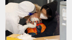 “콧속 아닌 침으로” 정부 호언한 ‘3분 진단키트’…언제쯤 나올까