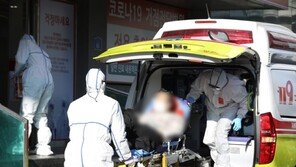 병원 찾아 헤매고, 전화 급증…확진자 폭증에 지쳐가는 119