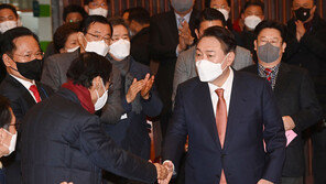 윤석열 “헌법 정신에 일체 타협 없다…반헌법 세력 몰아내 통합 이뤄야”