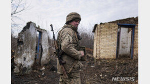 “러 전쟁 용병 300명 은밀히 돈바스 잠입…리비아·시리아 전투 경험”