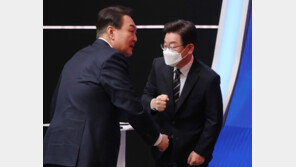 ‘우크라 사태’ 긴급회의 연 李-尹…“교민 안전” “힘을 통한 평화”