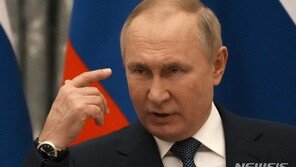 “러시아 크렘린 웹사이트 마비…美연관 추정 사이버 공격”