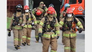 [단독]소방관 격리 속출, 서울만 477명… “소방 셧다운 우려” 