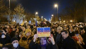 헝가리시위대, 러 우크라 침공 규탄…총리 사퇴도 요구