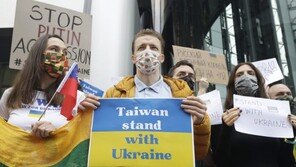 “테러리스트 푸틴”…전세계 전쟁 반대 시위 확산