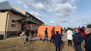 [르포]“5명이 와플 3개로 버티며 52시간동안 700km 피란”