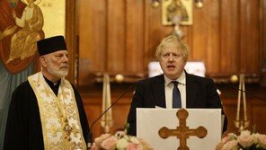 英존슨 “러·우크라 회담, 푸틴 진정성에 의심”