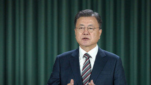 文대통령 “러시아 제재 동참…우크라 인도적 지원 신속 강구”