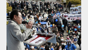 李 포항 찾아 “박태준 존경”…尹 ‘외가’ 강릉 찾아 “정권교체”