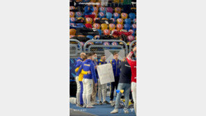 우크라이나 펜싱 선수들, 러시아전 기권…“전쟁 멈춰라”