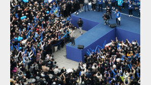 대구서 박정희 떠올린 李 “산업화는 공, 민주주의 훼손은 과”