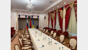 [속보] 우크라 측 “즉시 휴전·러군 철수가 협상 목표”