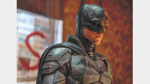 우울한 히어로 ‘배트맨’의 탐정 활약기