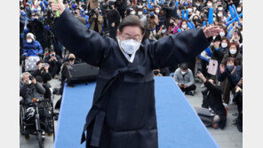 이재명, 尹 겨냥 “국정 모르면, 빌릴 머리라도 있어야”