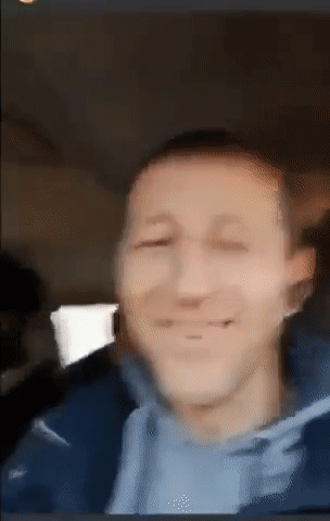 “우크라 만세”…포로로 잡힌 러 군인, 우크라 군들과 화기애애[영상]