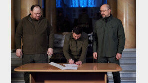 젤렌스키 우크라 대통령 “러시아군 6000여명 사망”