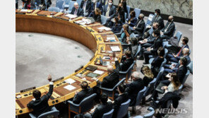 유엔 “우크라서 민간인 406명 사상…피란 56만 명”