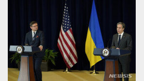 美국무부 “우크라 추가 지원 논의…러 정부에 책임 물을 것”