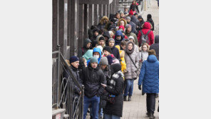 모스크바 시민들 “ATM 텅텅 비어” 패닉