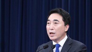 靑 “한미 정상 통화 계획 현재는 없어…실무협상 진행 중”