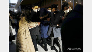 ‘횡령’ 오스템 직원 측 “기록 못봐”…재판 3분 만에 종료