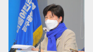 與 “‘성범죄와 전쟁 선포’ 尹, 국힘 성범죄 의혹부터 사죄하라”